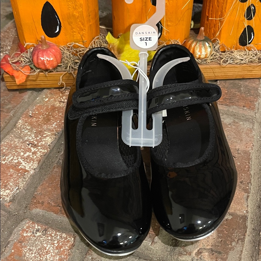 Danskin Glossy Black Dance Tap Shoes Sz 1 - Picture 2 of 9